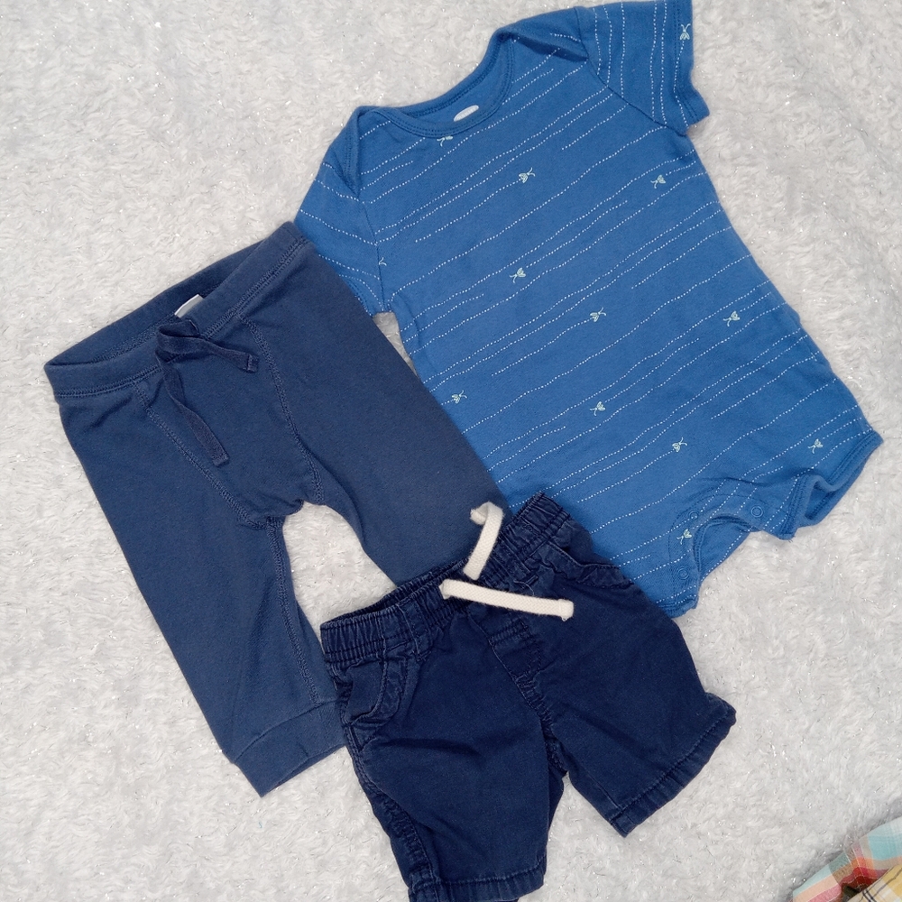 Old Navy 5pc Bundle 6-12M - Picture 3 of 4